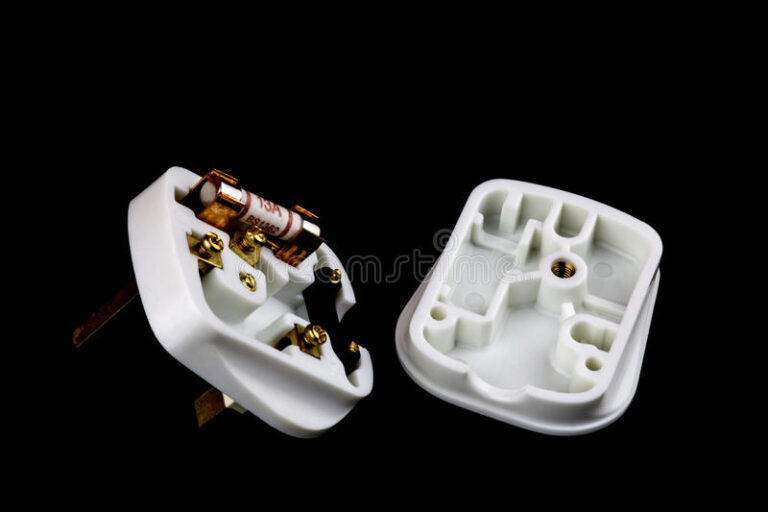 How To Wire A 220v Plug With 4 Wires » Weld Faqs